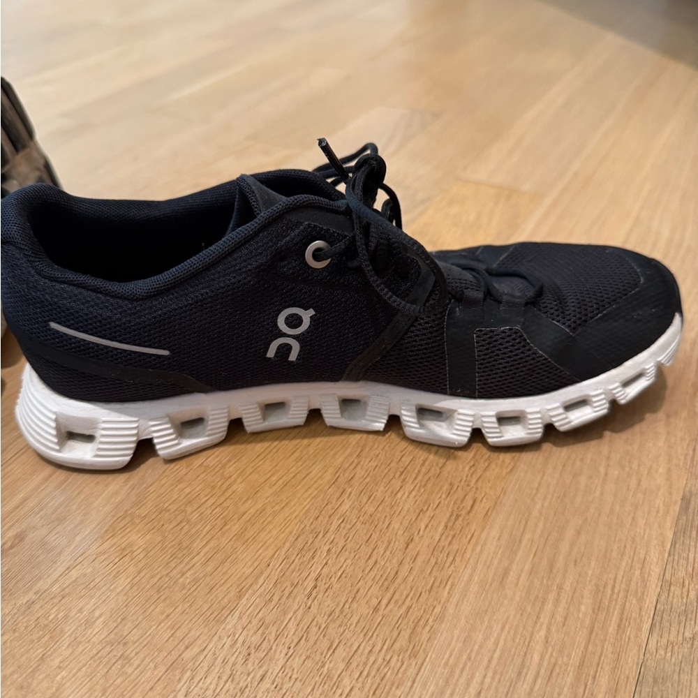 On Running Cloud 5 Black and White Sneakers